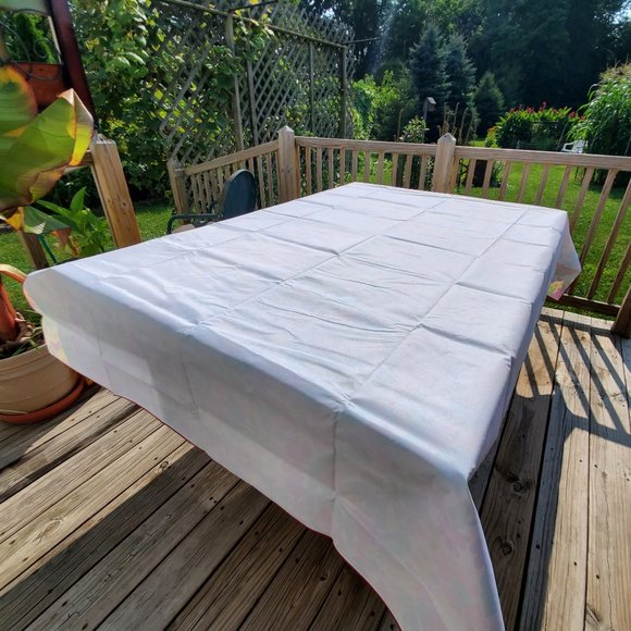 Vera Neumann Floral Oblong Tablecloth 60" x 84" - Picture 8 of 16